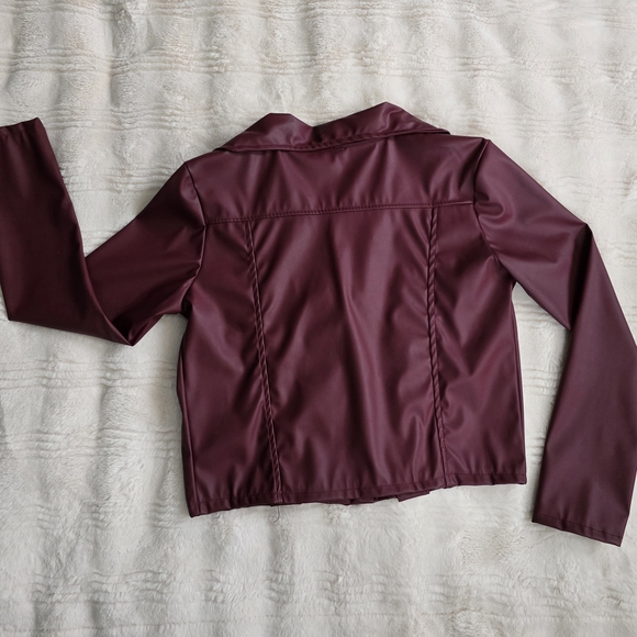 Elegant Burgundy Leather Jacket for Women - Picture 2 of 14